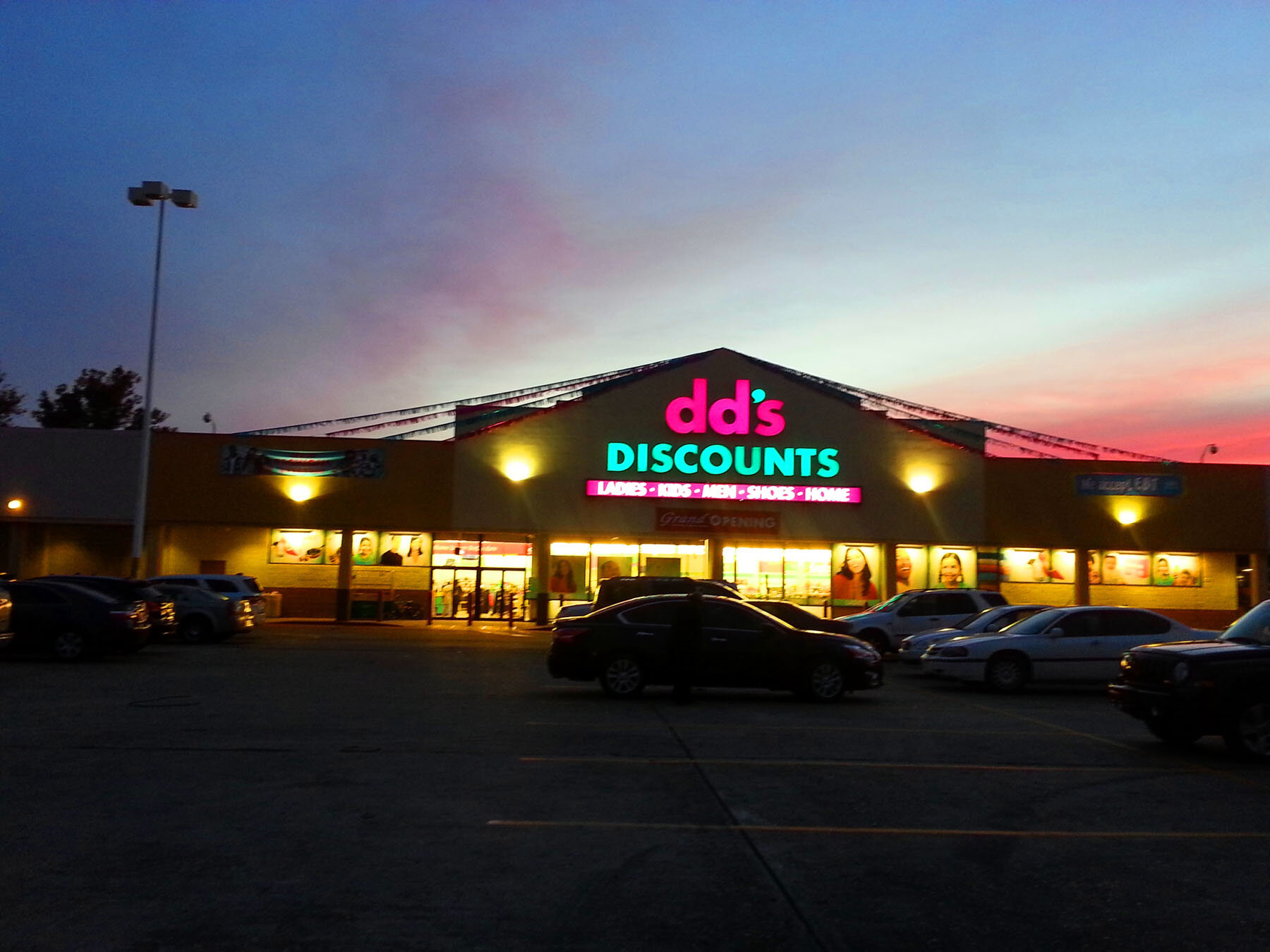 dds DISCOUNTS Channel Letters