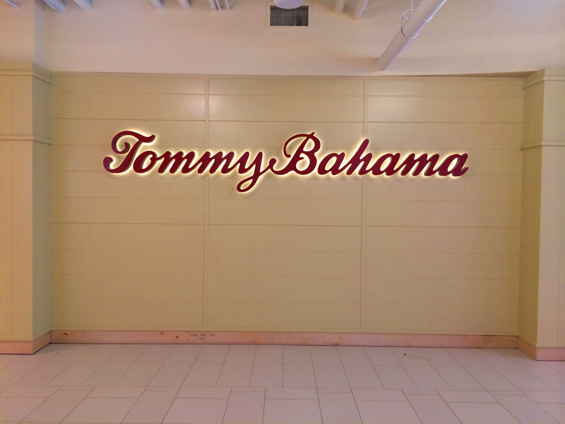 Tommy Bahama Outlet Channel Letters