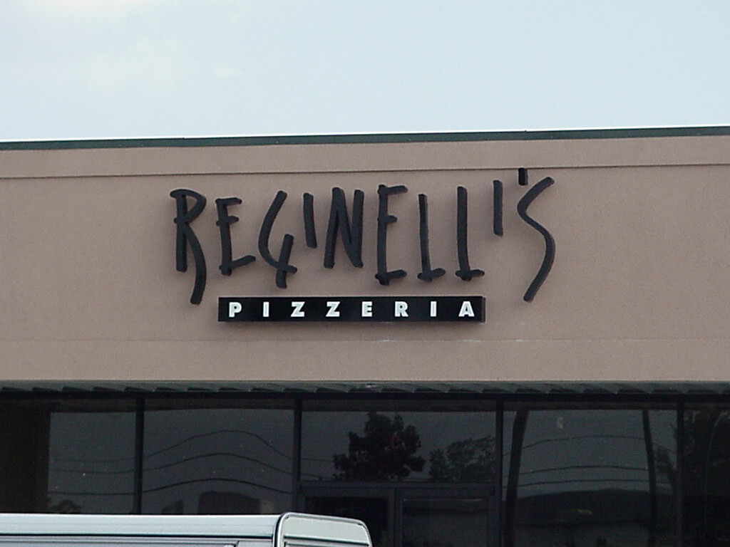 Reginellis Pizzeria Channel Letters