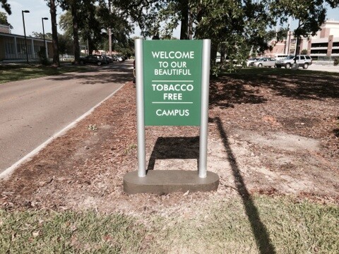 LA SLU Campus No Smoking Exterior Sign