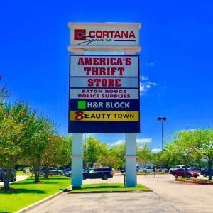 Sign Installation at Cortana Mall in Baton Rouge Louisiana
