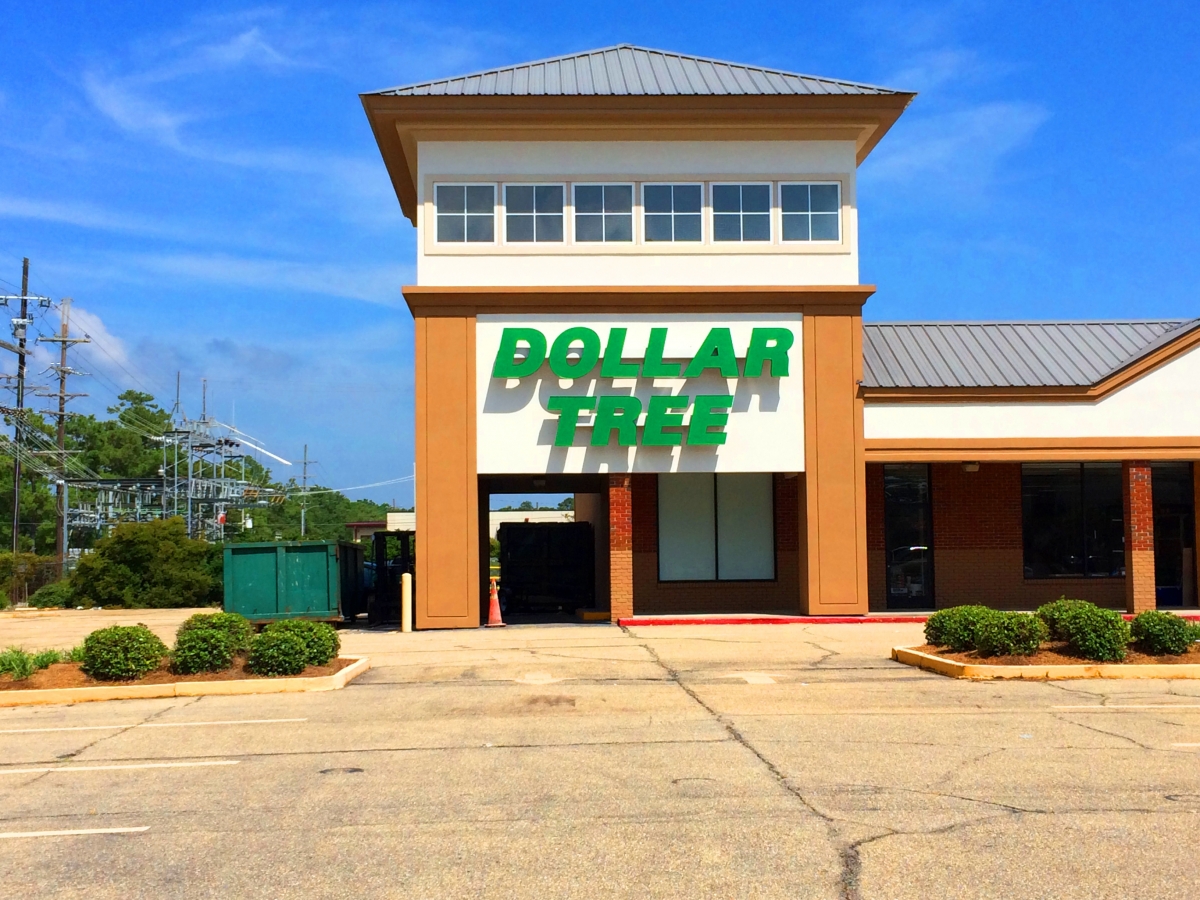 Channel letters installed in Slidell Louisiana for Dollar Tree
